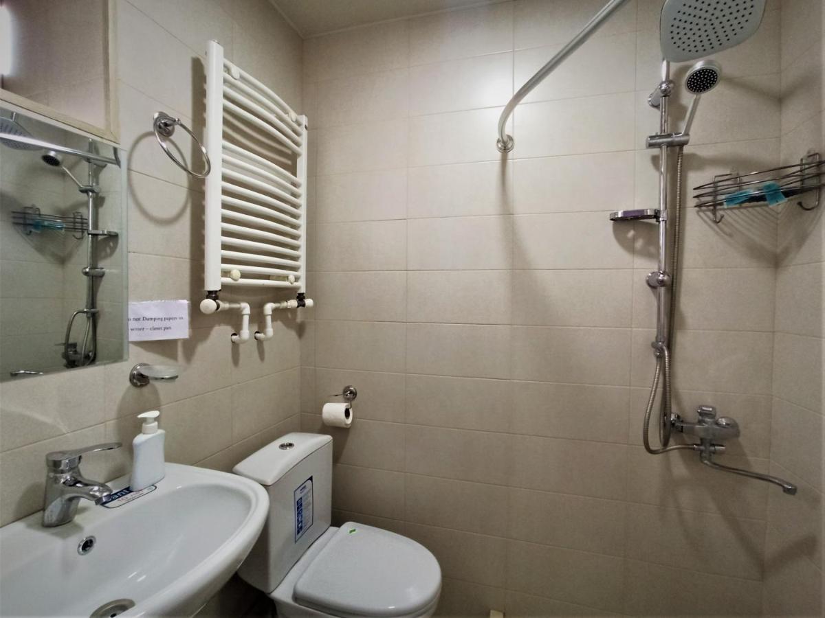 Guesthouse Lilia &Wine Celler Telavi Buitenkant foto
