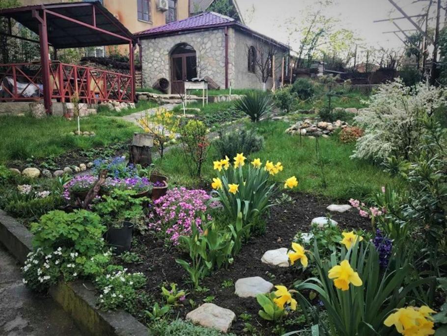 Guesthouse Lilia &Wine Celler Telavi Buitenkant foto