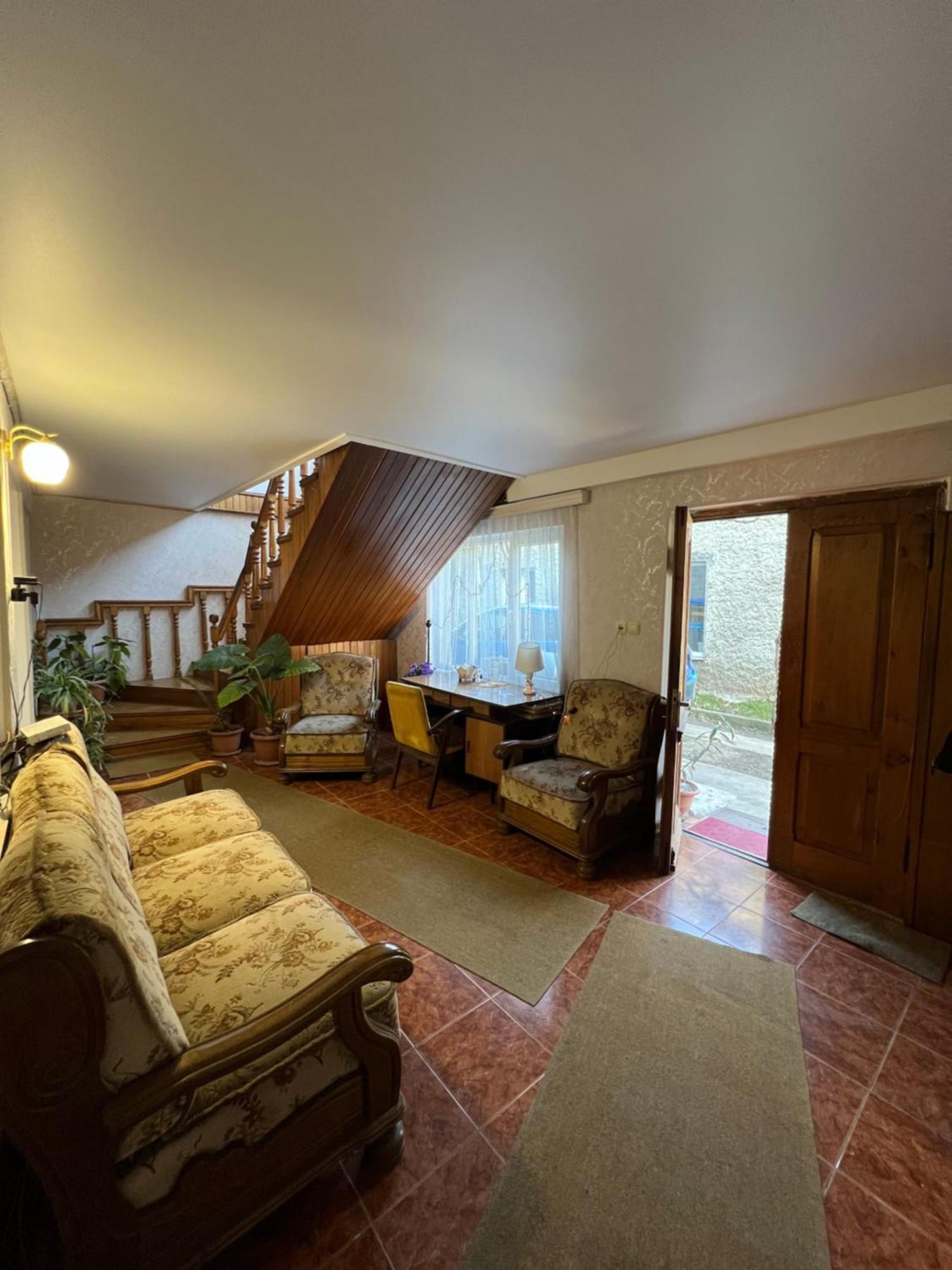 Guesthouse Lilia &Wine Celler Telavi Buitenkant foto