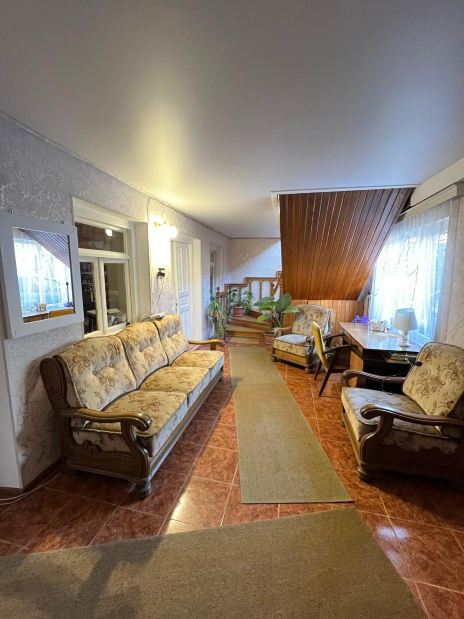 Guesthouse Lilia &Wine Celler Telavi Buitenkant foto